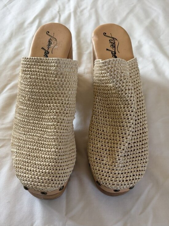 Free People Claudia Cream Crochet Wooden Platform Slip On Clogs Sz 40 - Picture 4 of 11